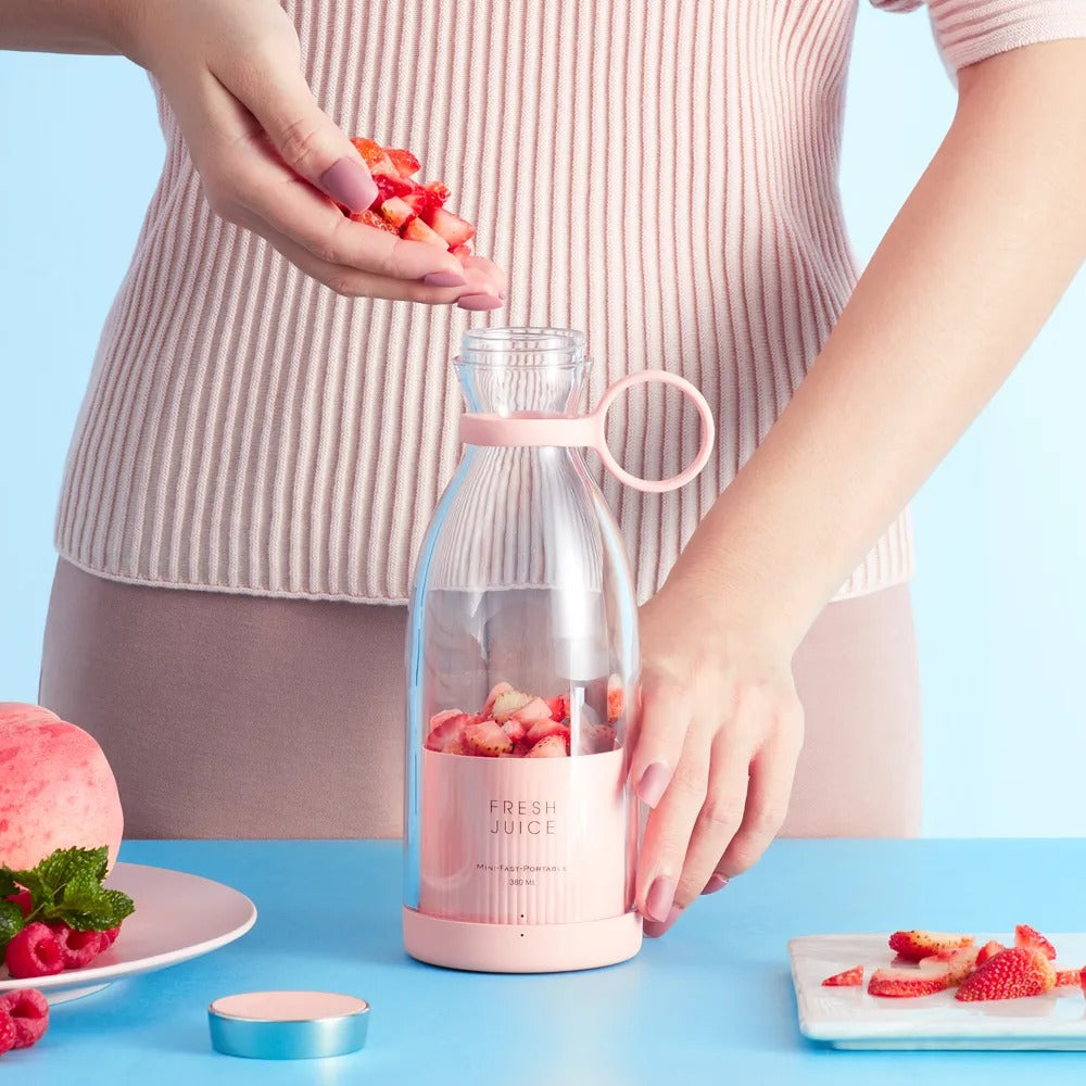 Portable  Mini Juicer Cup – Magnetic Rechargeable Fruit Blender (350ml)